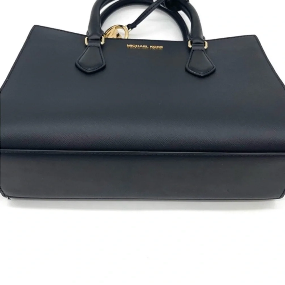 Michael Kors Sheila Medium Center Zip Satchel Crossbody Bag Black
